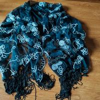 Stola/Coprispalle tulle nero + frangie + ricami