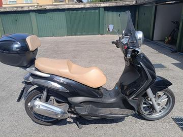 Beverly 250ie Tourer