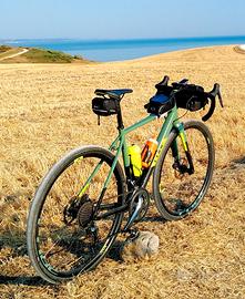 bicicletta gravel cube nuroad c62