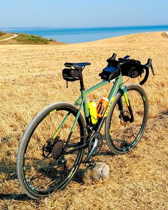 bicicletta gravel cube nuroad c62