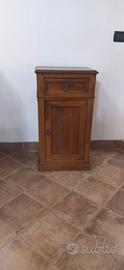 Comodino in legno massello noce
