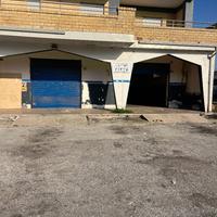 Rif. 496 locale commerciale fronte strada