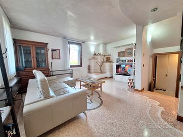 Elegante porzione di bifamiliare a Spinea
