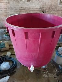 Mastello in plastica con rubinetto da 480Lt.