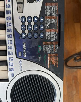 Tastiera Yamaha PSR-160 con altoparlanti integrati
