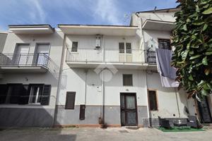 CASA DI CORTE A CASALNUOVO DI NAPOLI