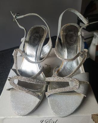 sandali argentati con strass n 39