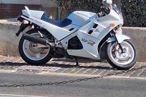 honda vfr 1986  RC 24 BIANCA 