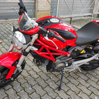 Ducati Monster 696