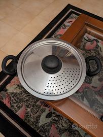 PENTOLA CON COPERCHIO SCOLAPASTA