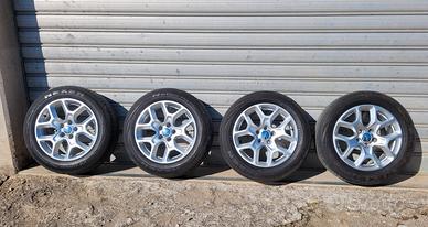 Cerchi e gomme R 17 jeep renegade 