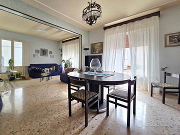 Spaziosa abitazione con ingresso indipendente