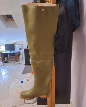 STIVALI A TUTTA COSCIA PER PESCA SPORTIVA....