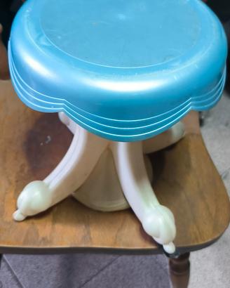 sgabellino per specchiera bimba