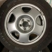 4 gomme invernali 225/65 R17 102T con cerchi