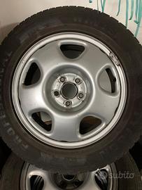 4 gomme invernali 225/65 R17 102T con cerchi