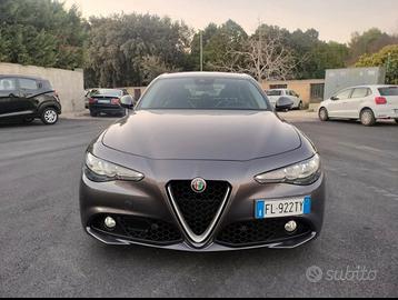 Alfa Romeo Giulia 2.2 180 cv