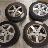 cerchi con pneumatici invernali 195/65/R15 for