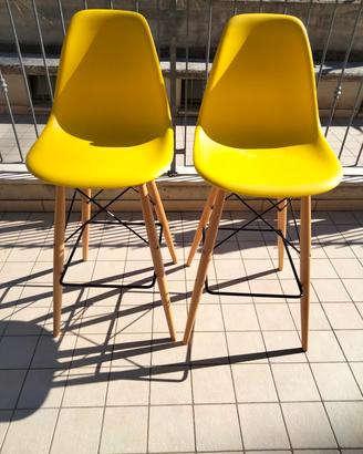 Sgabelli color giallo 