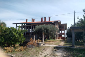 ? Villa Antisismica da Completare