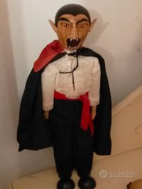 bambola Dracula fatta a mano 