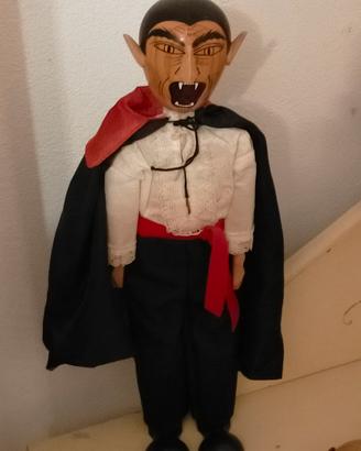 bambola Dracula fatta a mano 