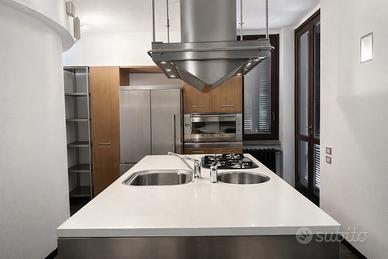 Cucina in acciaio completa –  design moderno