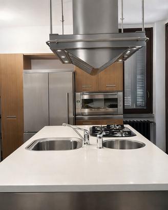 Cucina in acciaio completa –  design moderno
