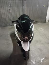 Scooter Tmax praticamente come nuovo