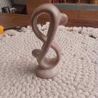 Scultura astratta in pietra ollare