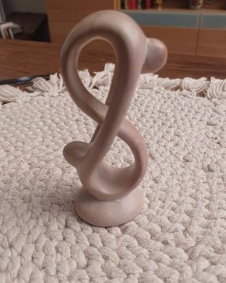 Scultura astratta in pietra ollare
