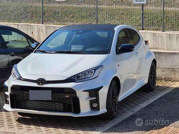 Toyota yaris 1.6 turbo GR Circuit - bianco perla