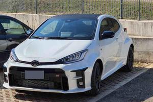 Toyota yaris 1.6 turbo GR Circuit - bianco perla