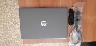 HP Laptop 15,6" – AMD A10 – 8GB RAM – SSD 256GB –