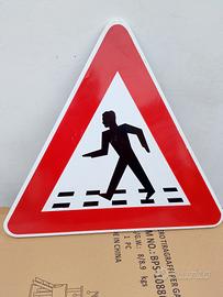 CARTELLO STRADALE PASSAGGIO PEDONALE