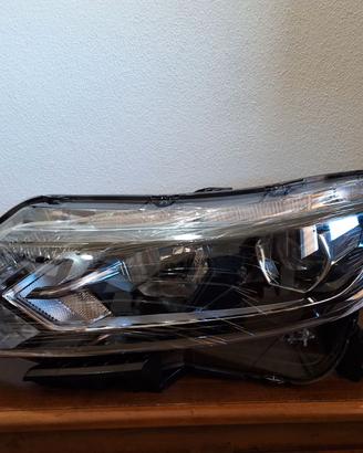 Faro anteriore sx Nissan Qashqai J11