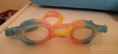 occhialini per il nuoto 
