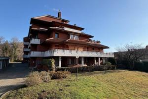 Appartamento di 137 m² con più di 5 locali e box a