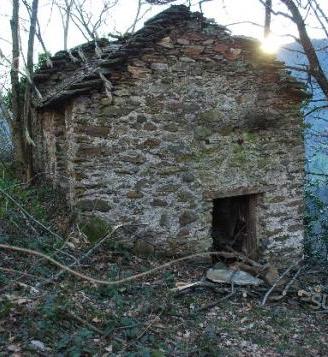 Lago Maggiore fabbricato con 3.500 mq. di terreno