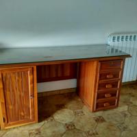 Scrivania in legno di mogano