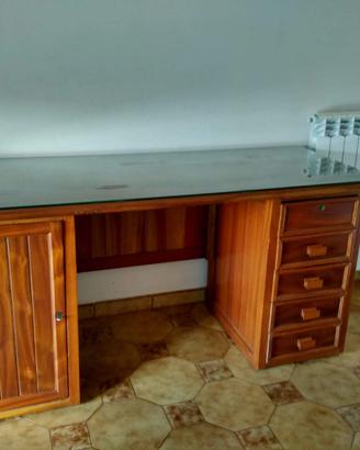 Scrivania in legno di mogano