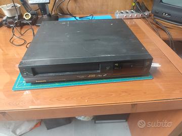 Videoregistratore VHS Panasonic NV-J30