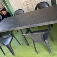 TAVOLO ESTERNO CON SEDIE