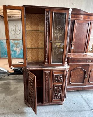 Vetrina, porta oggetti e armadio in legno