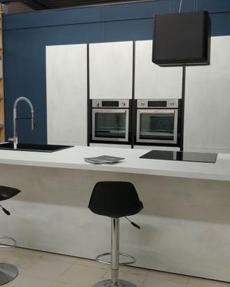 Cucina expo' " Isola" con gola come foto