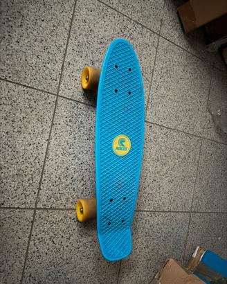 Skateboard Roces come nuovo