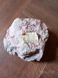 Tormalina rossa in Lepidolite, da Pala, California