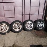 Gomme invernali complete di cerchio
