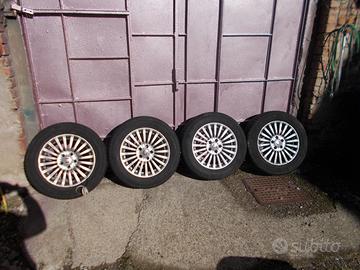 Gomme invernali complete di cerchio