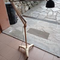 lampada vintage con piedistallo